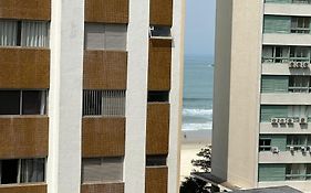 Apartamento Pintangueiras - Pé na Areia com Serviço de Praia